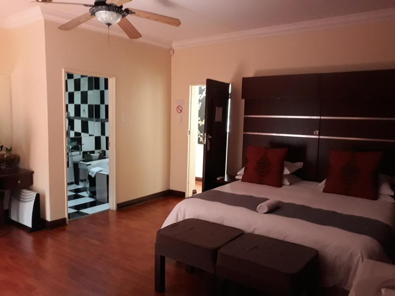 Aalwyns Guesthouse Vanderbijlpark Buitenkant foto